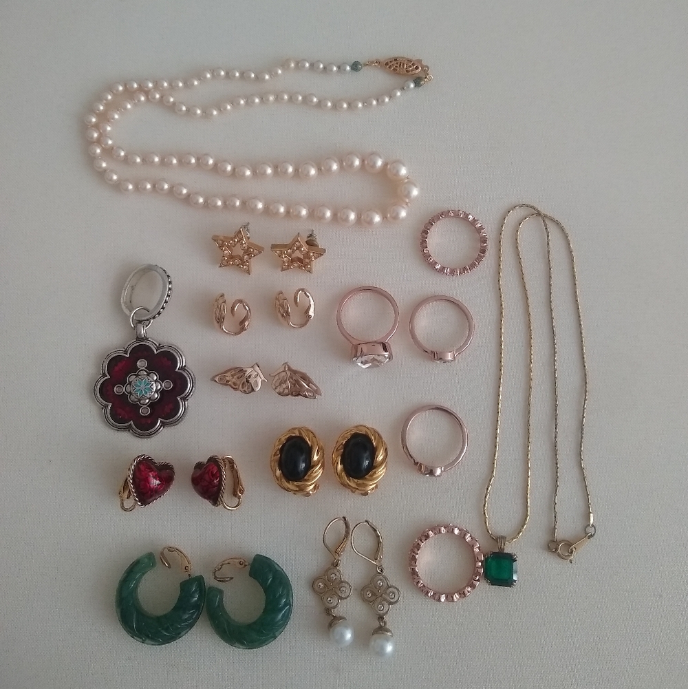 Avon And Plus/ Signed Jewelry Lot Earrings/Rings/ Pearl/Gold Tone Necklace  15pc